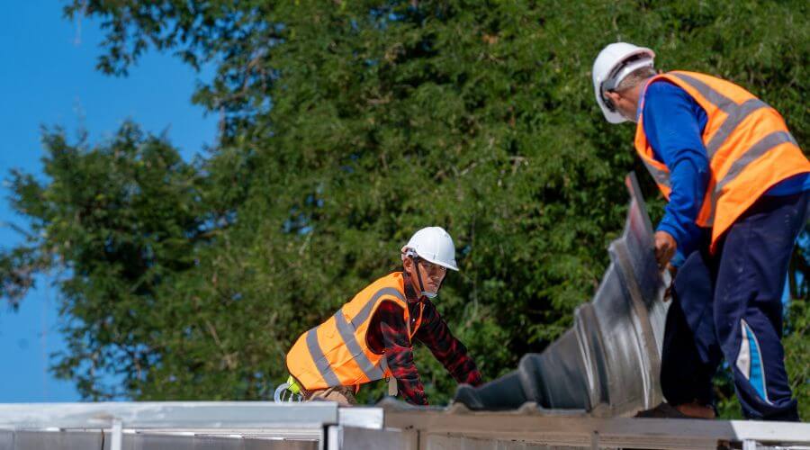 Professional gutter cleaning in Martinsville, IN